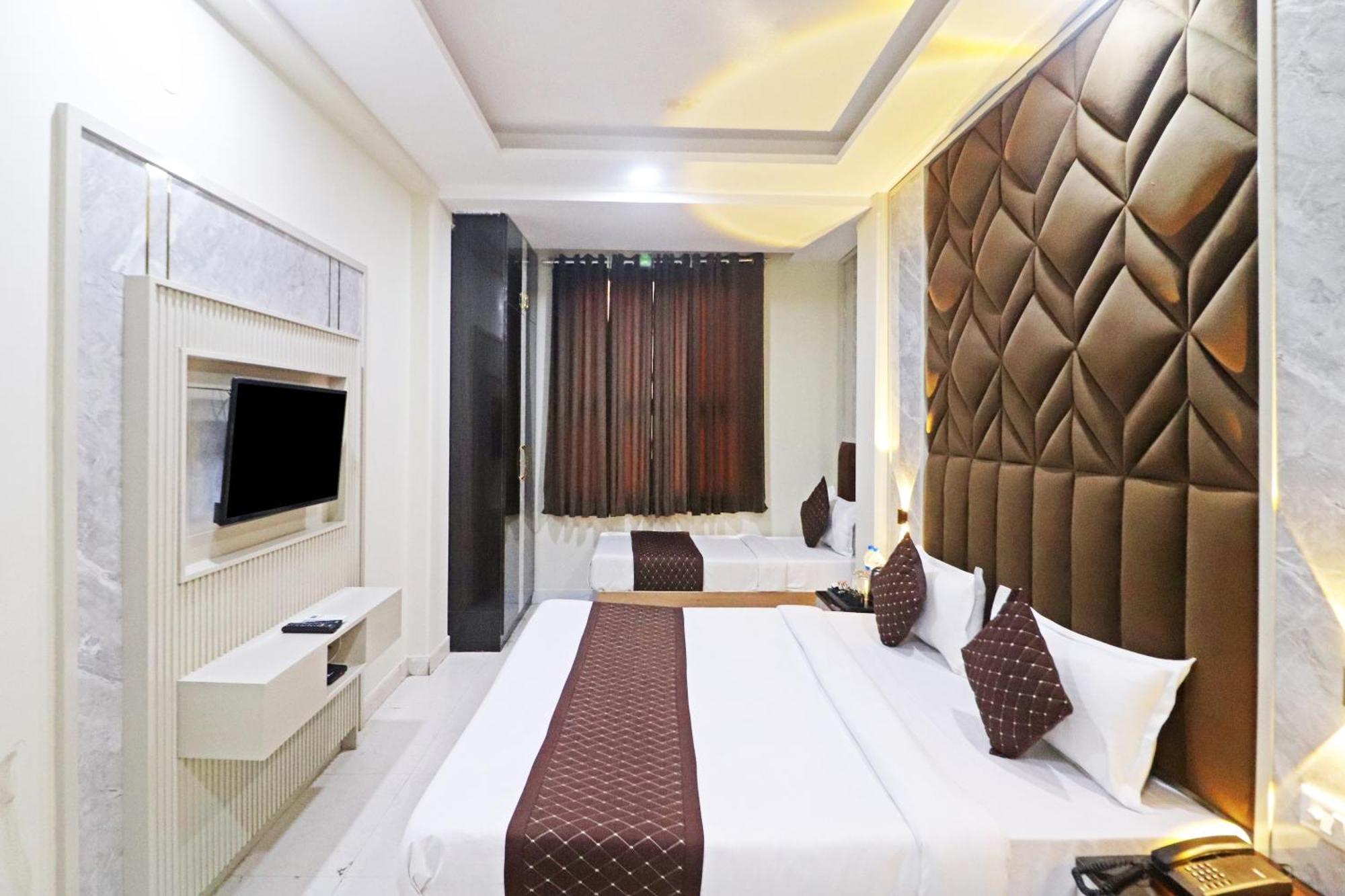 Hotel Qubic Near Igi Delhi Airport Nova Deli Exterior foto